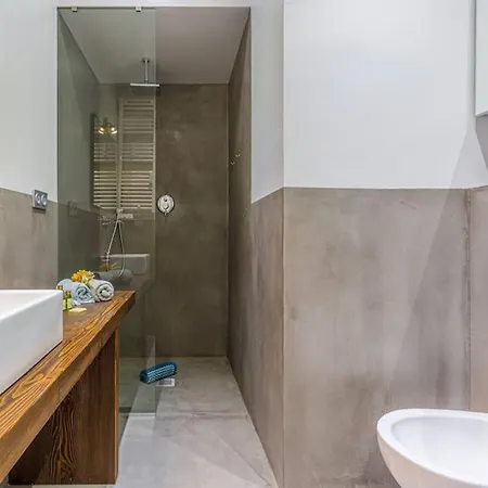 Fleurs 22 - Center - Modern W Terrace Apartman *