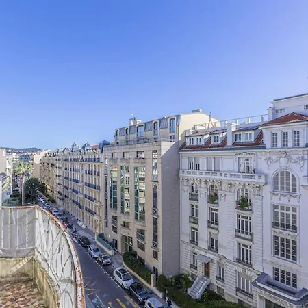 Fleurs 22 - Center - Modern W Terrace