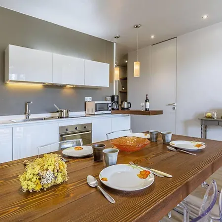 Fleurs 22 - Center - Modern W Terrace Apartment Nice