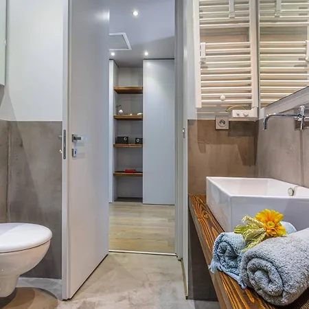 Fleurs 22 - Center - Modern W Terrace Appartamento